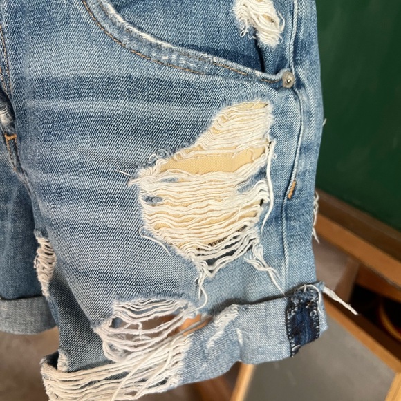 Rag and Bone cut offs. Very distressed. Size 26. - Picture 9 of 11